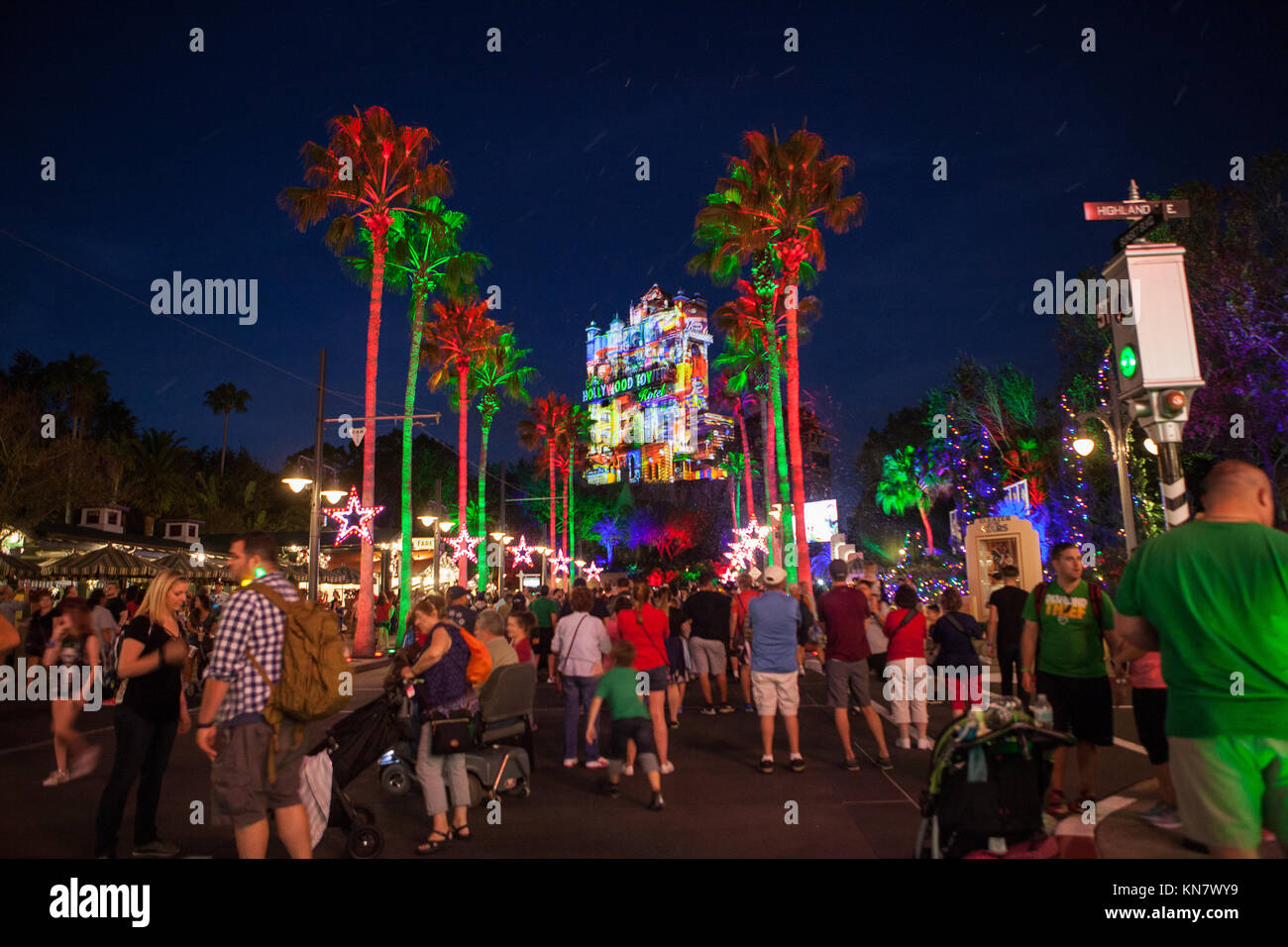 Sunset Weihnachtsgrüße, Turm des Terrors, Disney's Hollywood Studios, Orlando, Florida Stockfoto