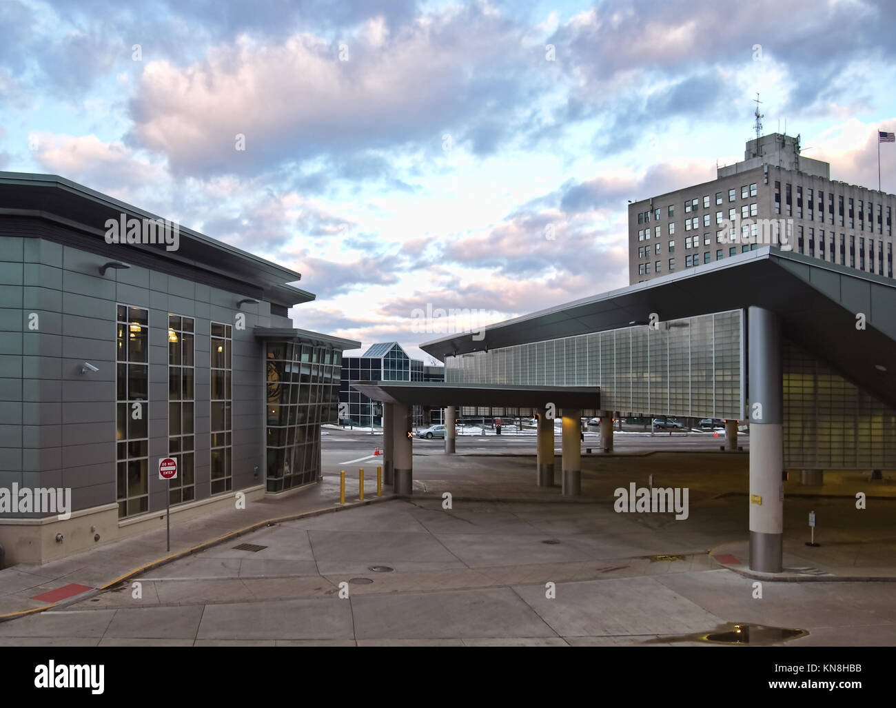 In Syracuse, New York, USA. Dezember 6, 2017. Das Centro Transit Hub auf Süden Salina Straße in der Innenstadt von Syracuse, New York Stockfoto