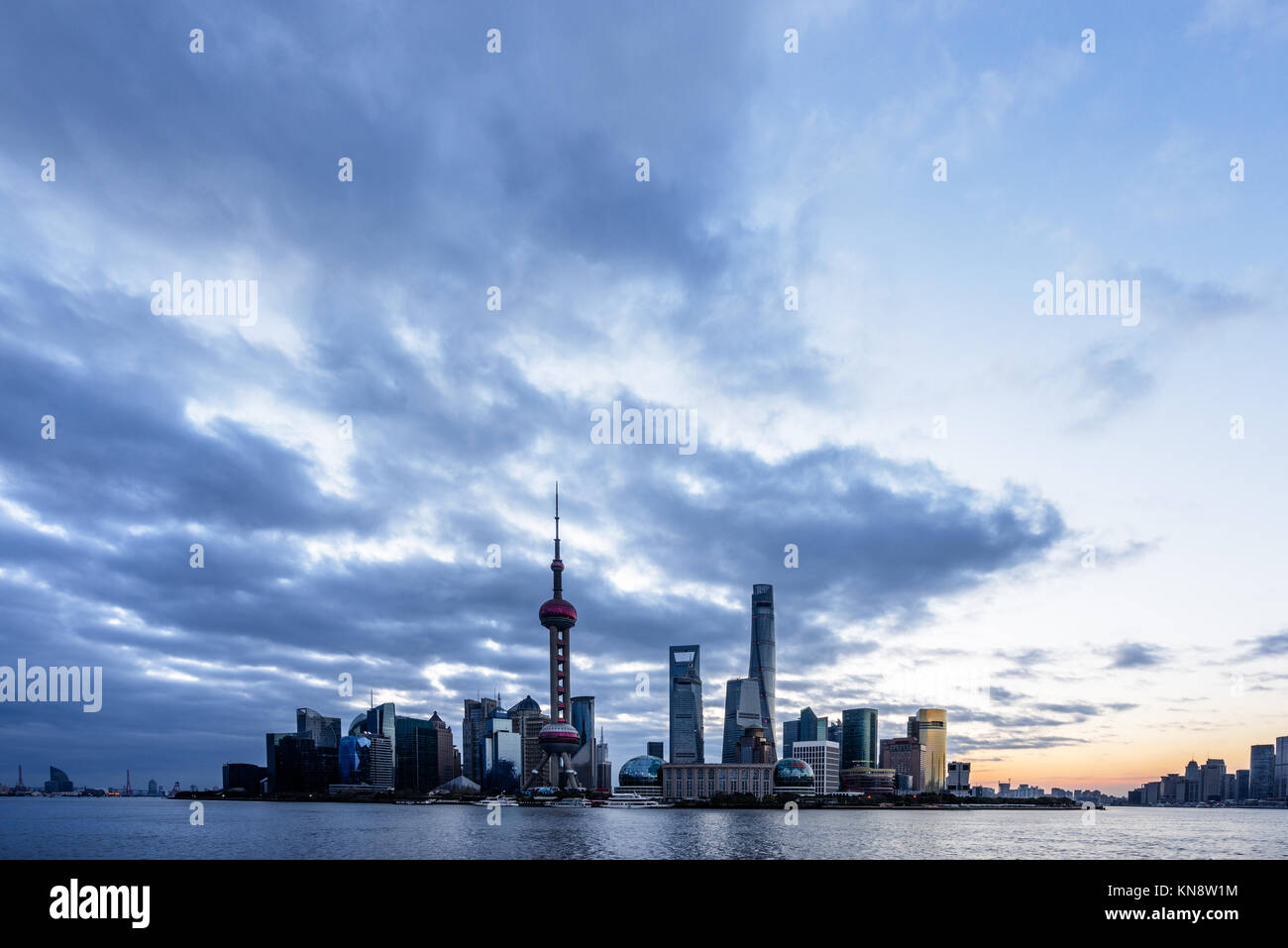 Wahrzeichen von Shanghai Huangpu Fluss in China. Stockfoto