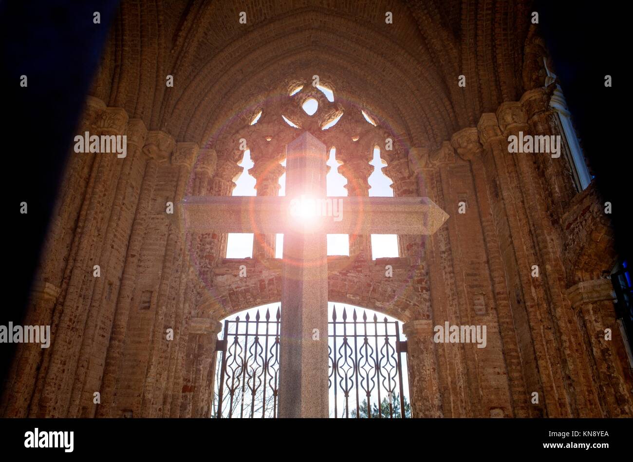 Heiligen leuchtende Kreuz. Die Hoffnung und der Glaube an Gott. Stockfoto