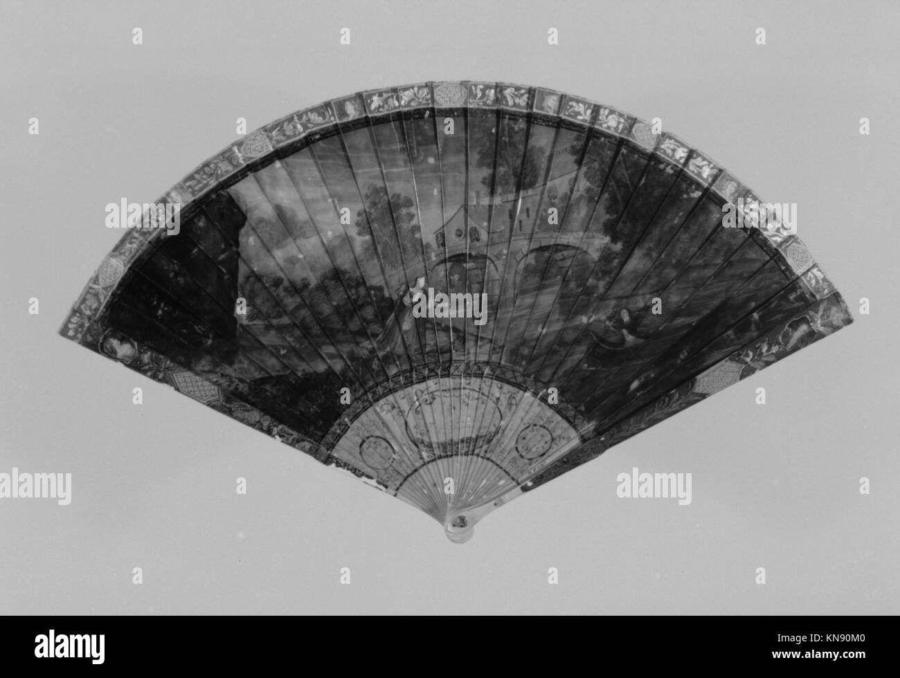 Illustrierte Darstellung von MET FAN 178976, einem historischen Dekorationsobjekt, das Handwerkskunst, Material und Design seiner Zeit zeigt. Stockfoto