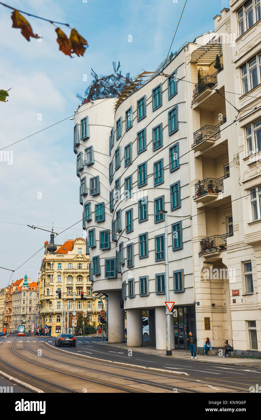 Prag, Tschechische Republik, 01. Oktober 2017: Tanzendes Haus - modernes Gebäude, entworfen von Vlado Milunic und Frank O. Gehry, Prag Stockfoto