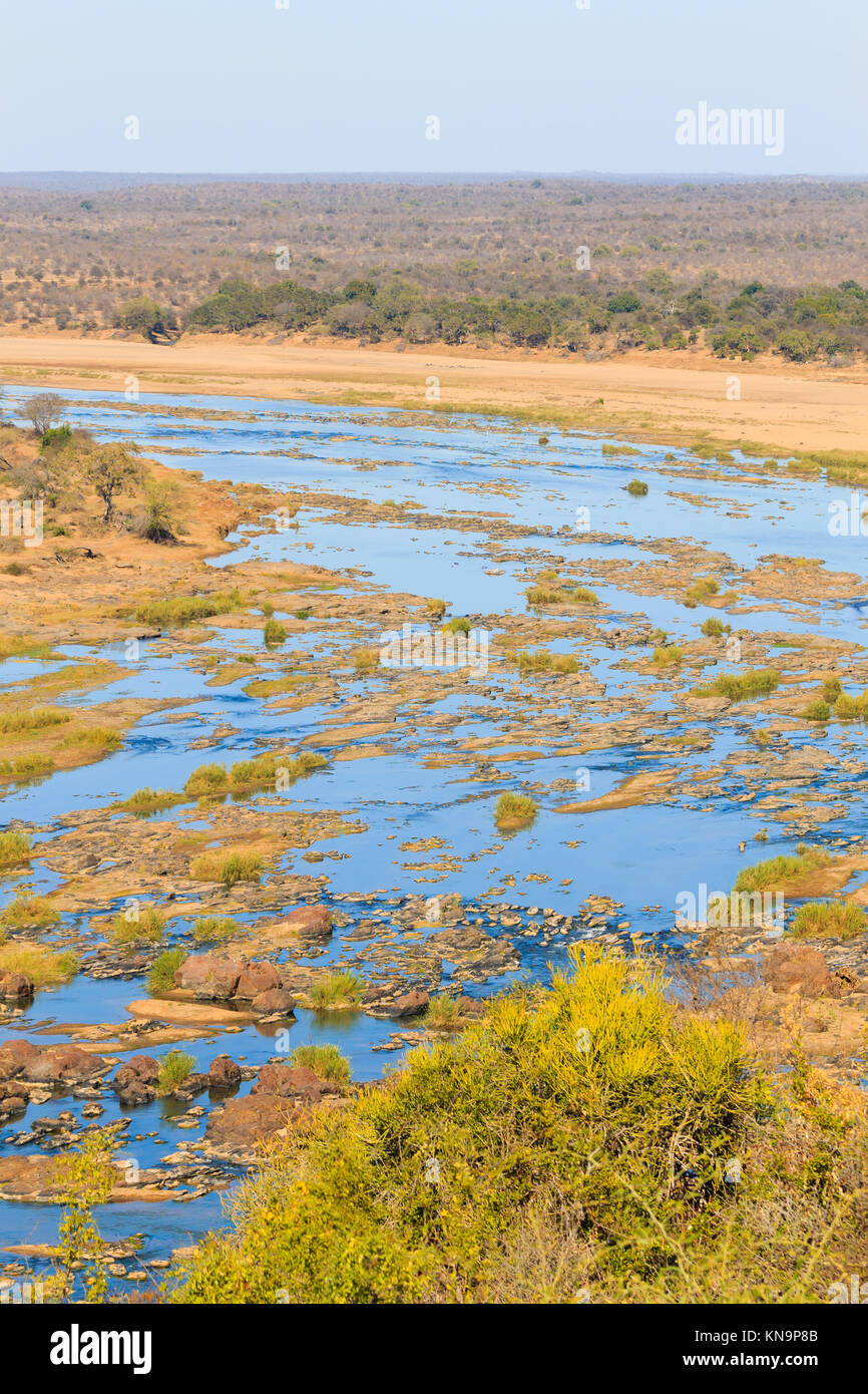 Olifants River Panorama von Satara camp Sicht, Krüger Nationalpark, Südafrika. Afrikanische Landschaft. wilde Natur Blick. Stockfoto