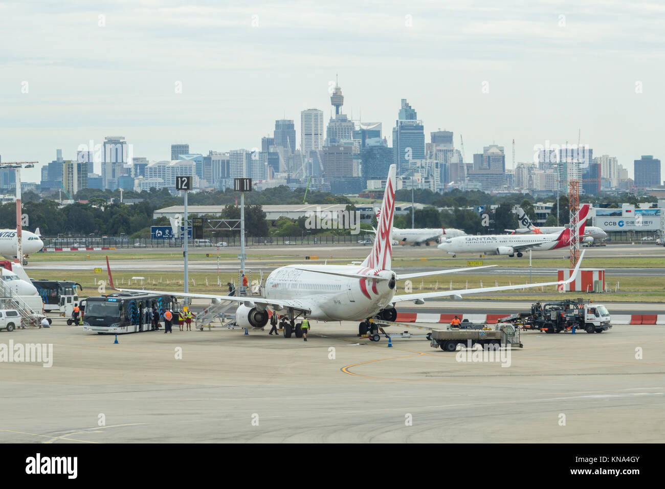 Sydney Flughafen und CBD Stockfoto