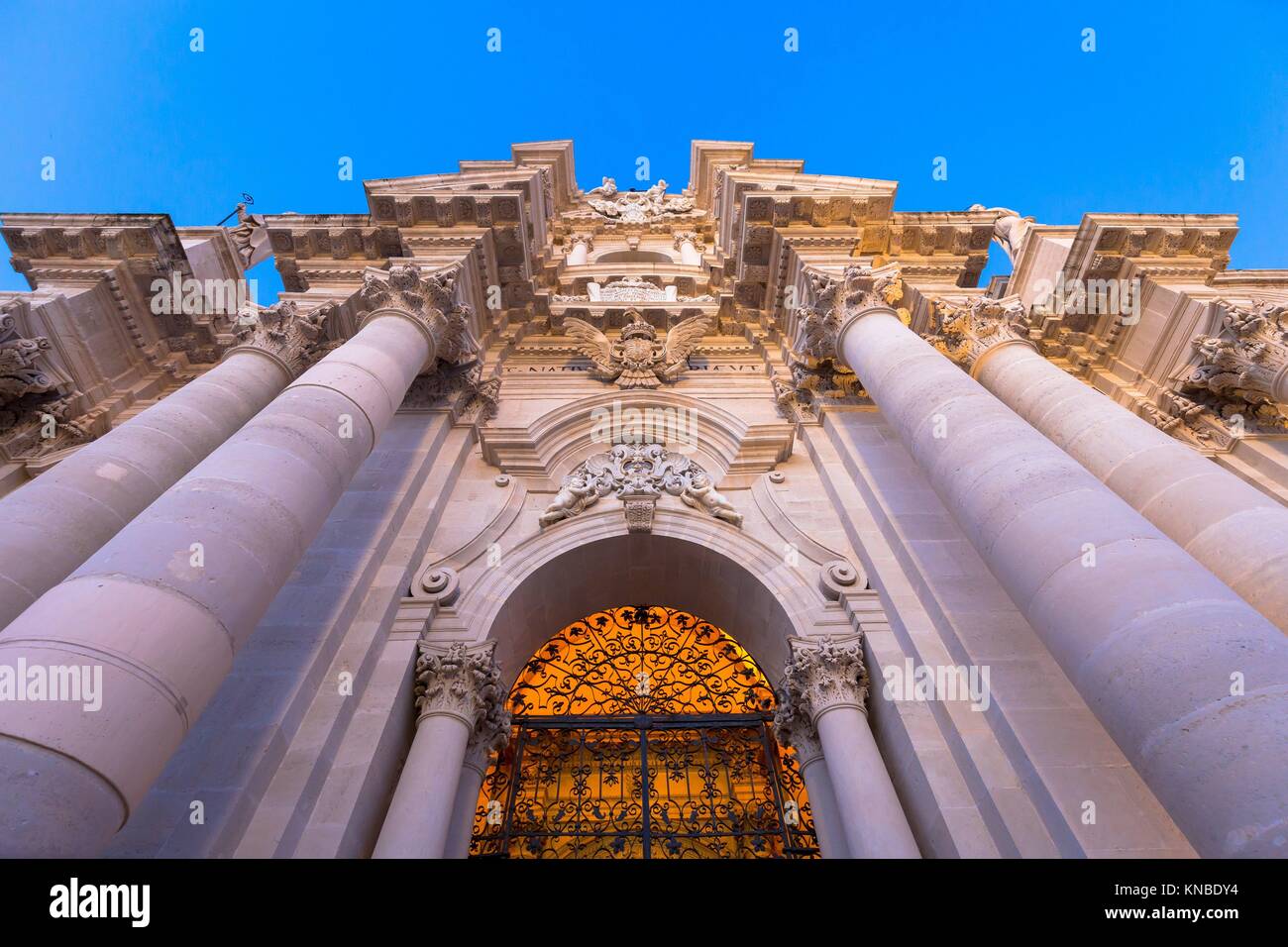 Die Kathedrale von Syrakus (Duomo di Siracusa) ist eine alte