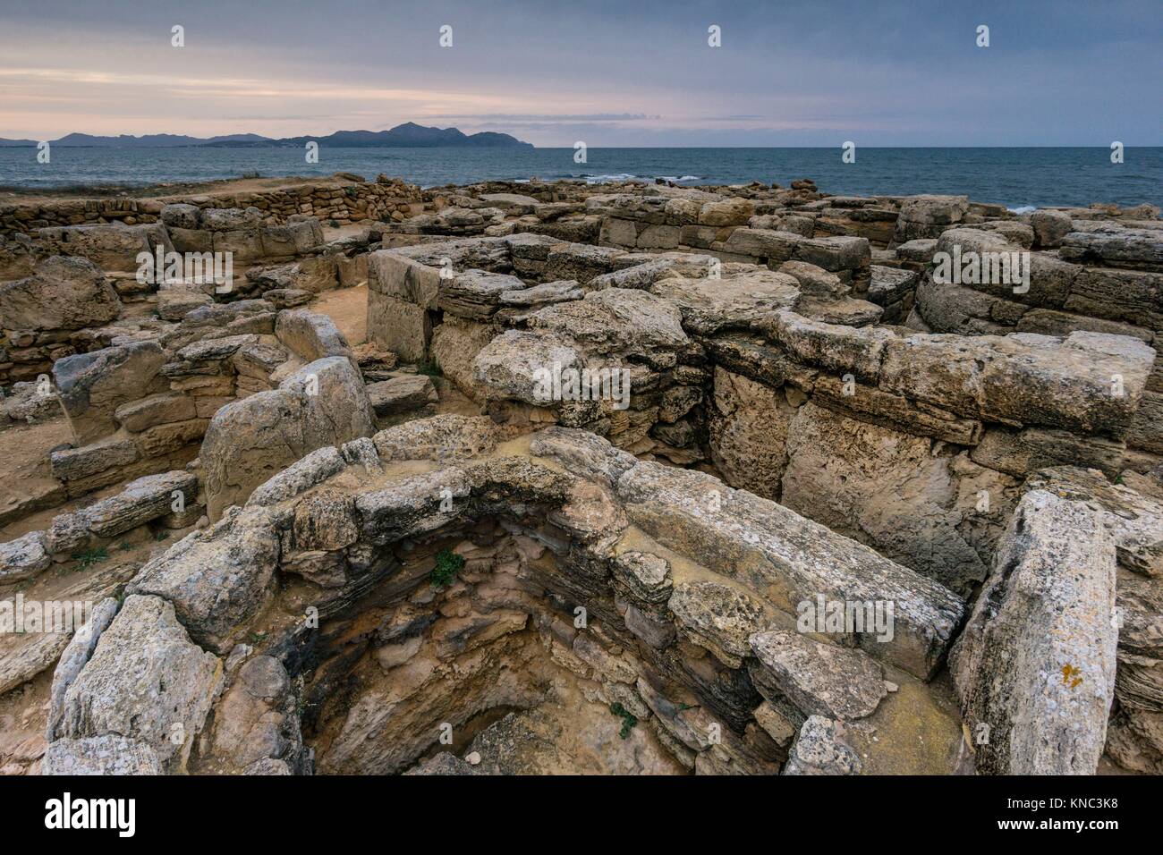 Necrópolis de Son Real, Conjunto de Construcciones funerarias, término Municipal de Santa Margalida, Mallorca, Balearen, Spanien, Europa. Stockfoto