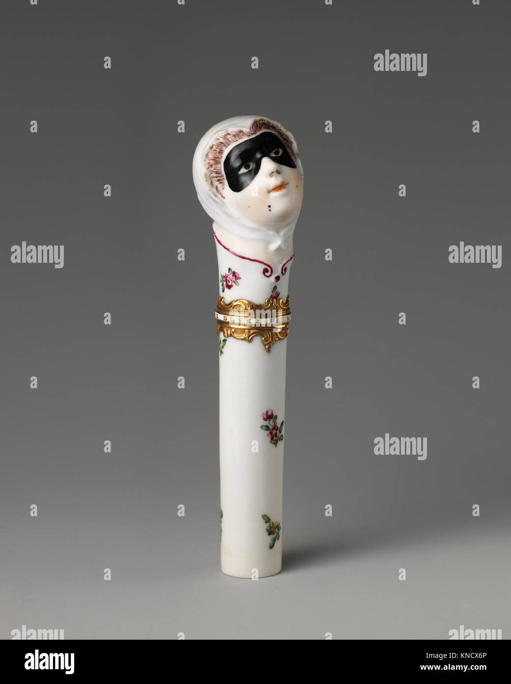 Diese Skulptur zeigt den Kopf von Columbine aus Commedia dell'arte und hebt den theatralischen Ausdruck und das italienische Renaissance-Drama hervor. Stockfoto