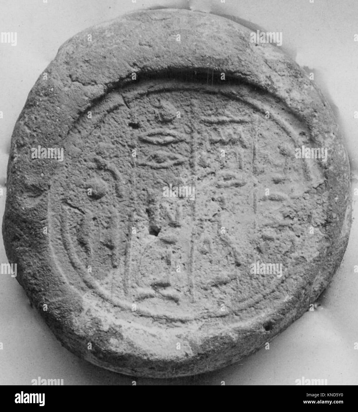 Grabkegel MET15-2-59 560878 Grabkegel, Ca. 1550?1295 v. Chr., Keramik, L., 15 cm (5 7/8 in.); Durchm. 7,5 cm (2 15/16 in.). Das Metropolitan Museum of Art, New York. Rogers Fund, 1915 (15.2.59) Stockfoto