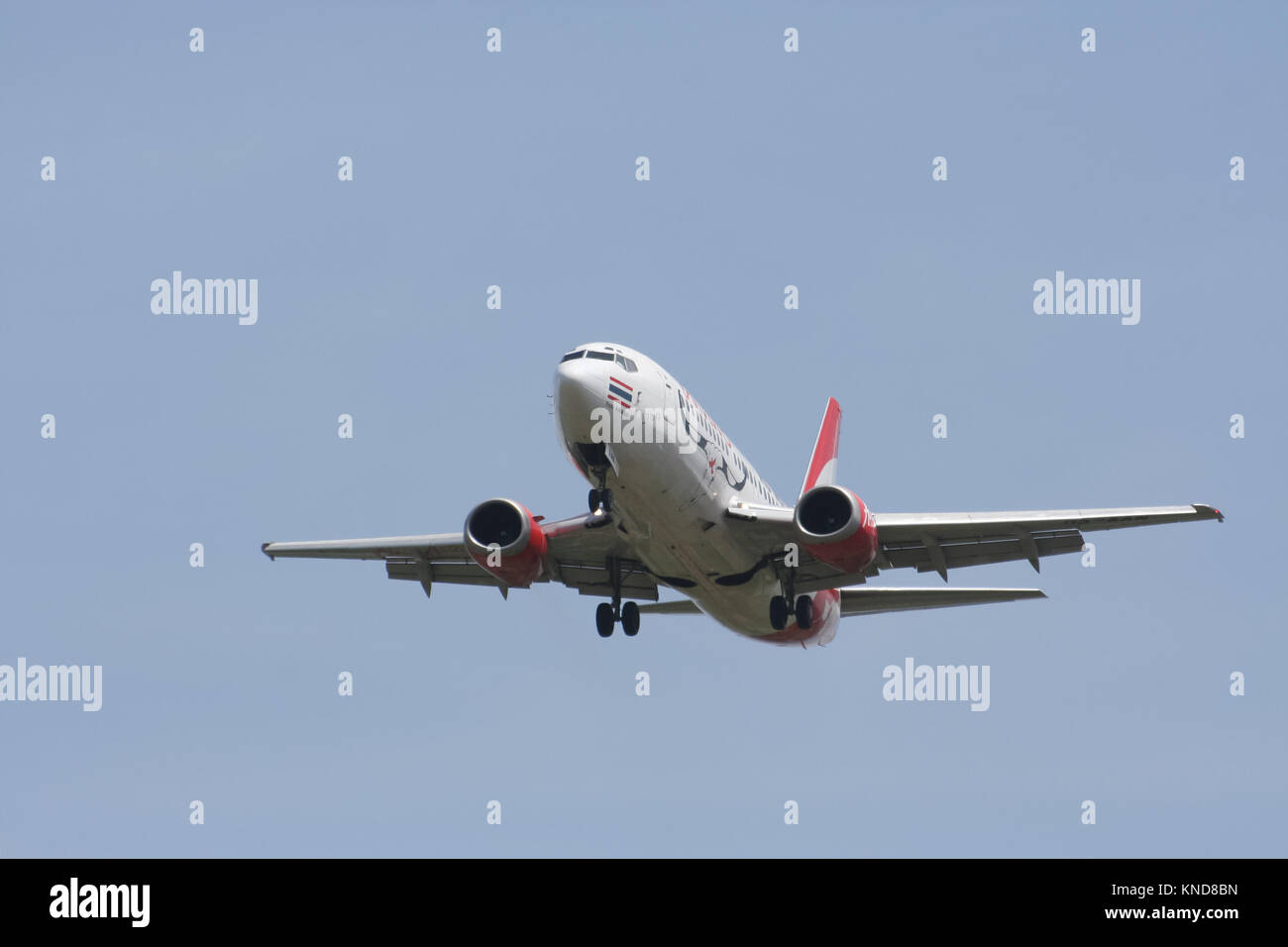 CHIANGMAI, THAILAND - ca. 2007: HS-AAN Boeing 737-300 von Thaiairasia. Landung vom Bangkok Suvarnabhumi Flughafen Chiangmai, Thailand. Stockfoto