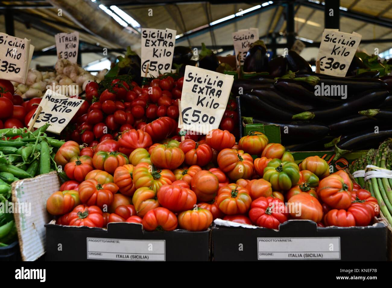 Obst und Gemüse auf einem Markt, Sizilien, Italien Stockfoto