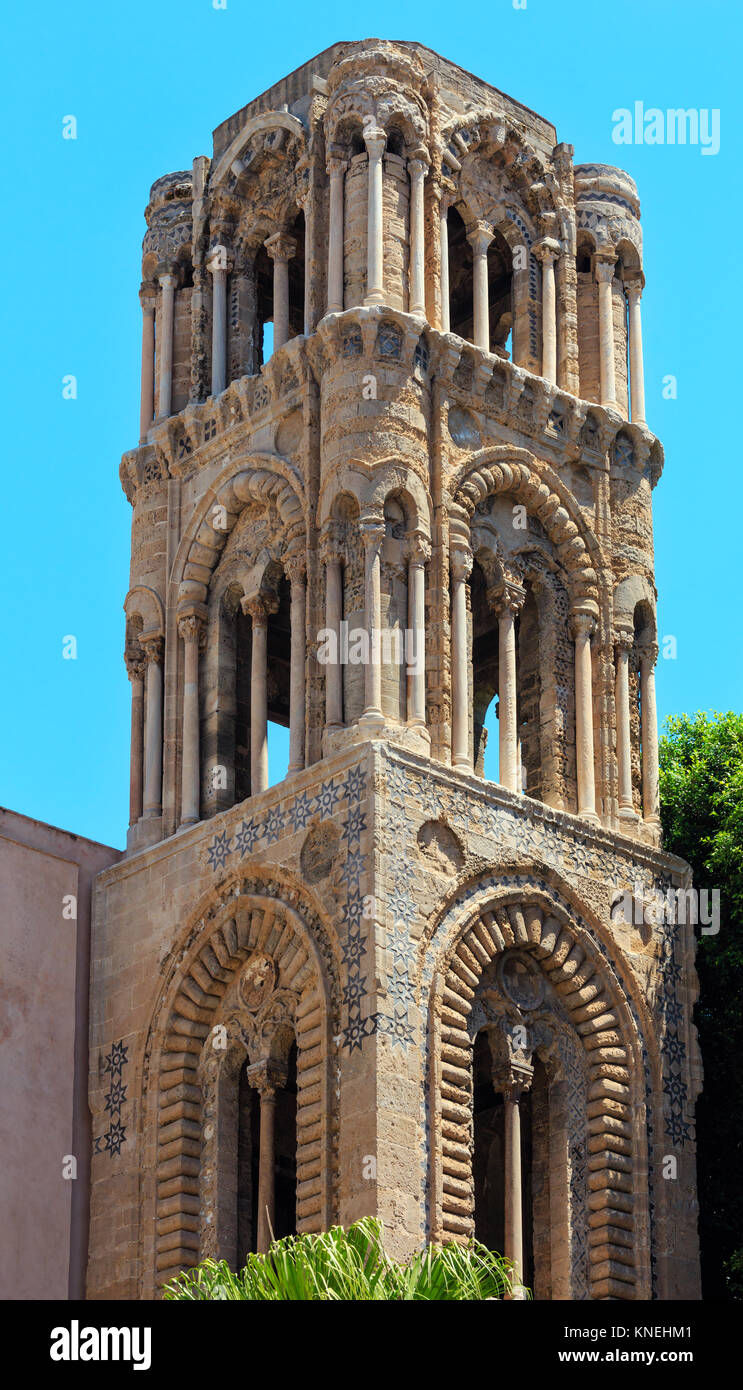 Die Kirche von Santa Maria dell'Ammiraglio, gemeinhin als Martorana Glockenturm, der Altstadt von Palermo, Sizilien, Italien. Stockfoto