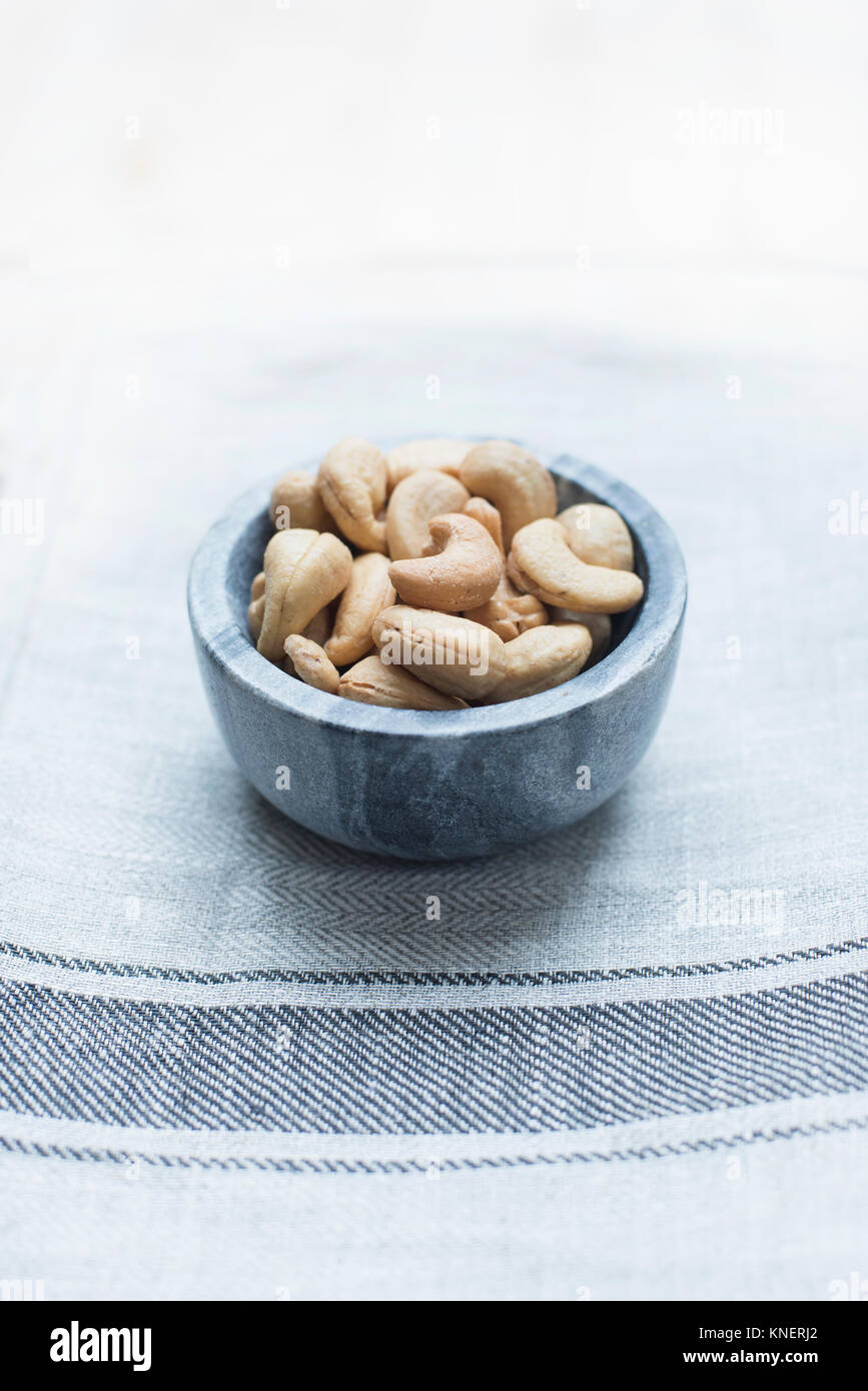 Schüssel von Cashew-nüssen, close-up Stockfoto