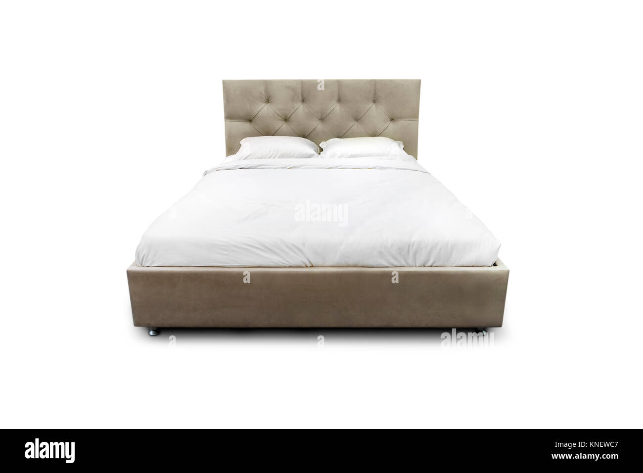 Modernes Bett auf weißem Hintergrund Stockfoto