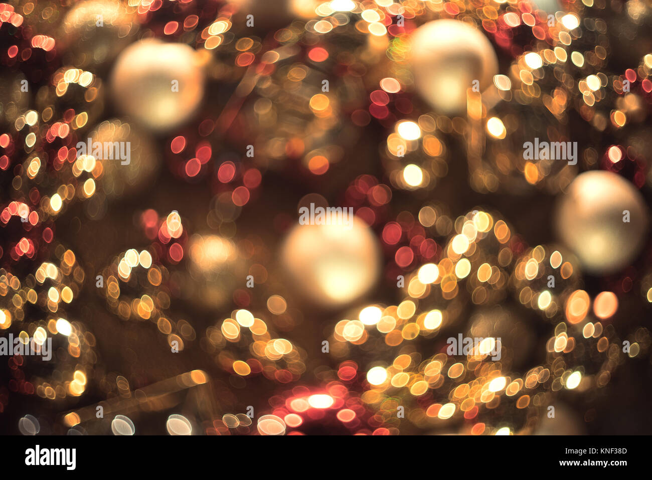 Bokeh. Neues Jahr Gold bokeh Hintergrund. Zusammenfassung Hintergrund mit bunten Bokeh. Defokussiert. Hintergrund für Weihnachtskarten. Schöne verwischt Weihnachten Stockfoto
