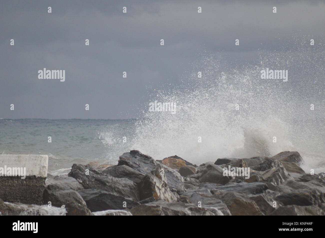 Das Mittelmeer nach dem Sturm Stockfoto