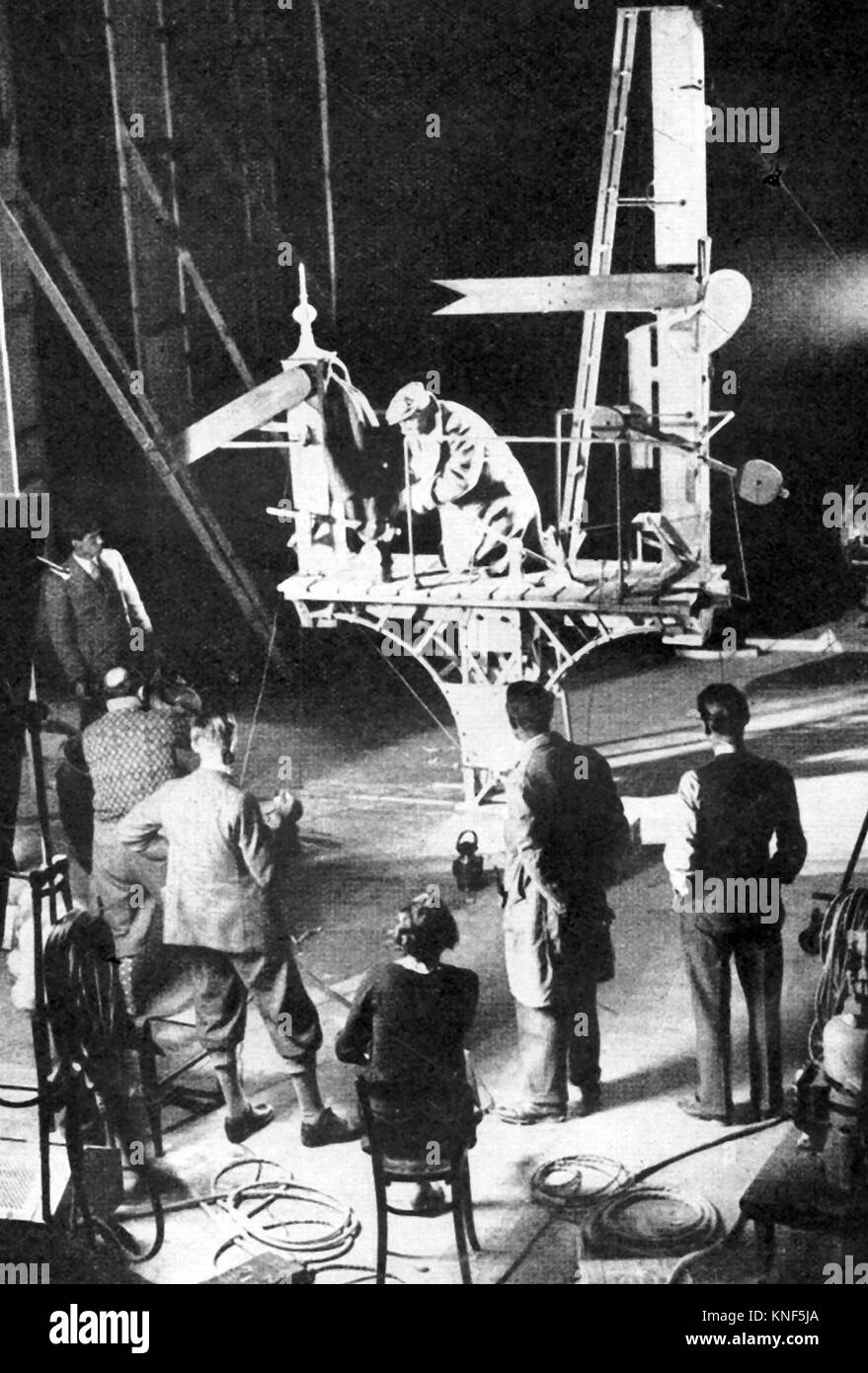 Eine Szene auf Elstree Film Studios, England in den 40er Jahren Stockfoto
