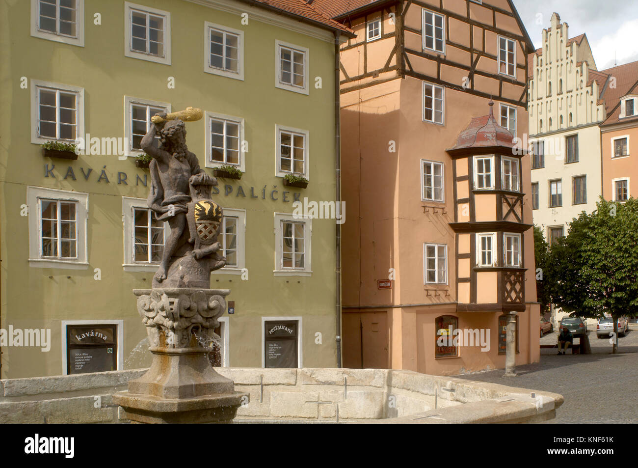 Tschechien, Böhmen, Eger (Cheb), Herkulesbrunnen am historischen Marktplatz. Stockfoto