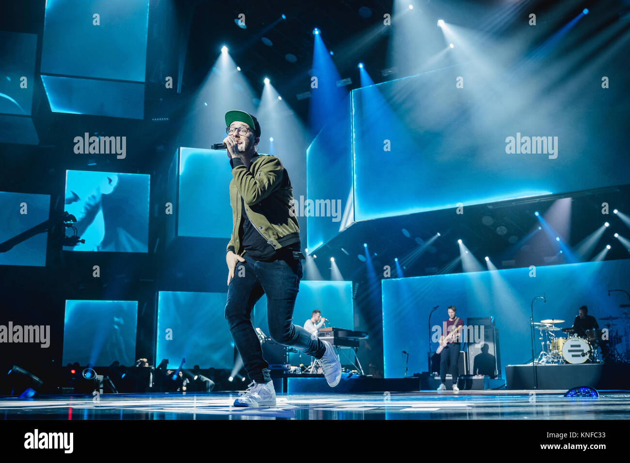 Schweiz, Zürich - 17. November 2017. Die Deutsch-polnische Sänger und Songwriter Mark Forster führt ein Live Konzert während der Energy Star-Nacht 2017 im Hallenstadion in Zürich. (Foto: Gonzales Foto - Tilman Jentzsch). Stockfoto