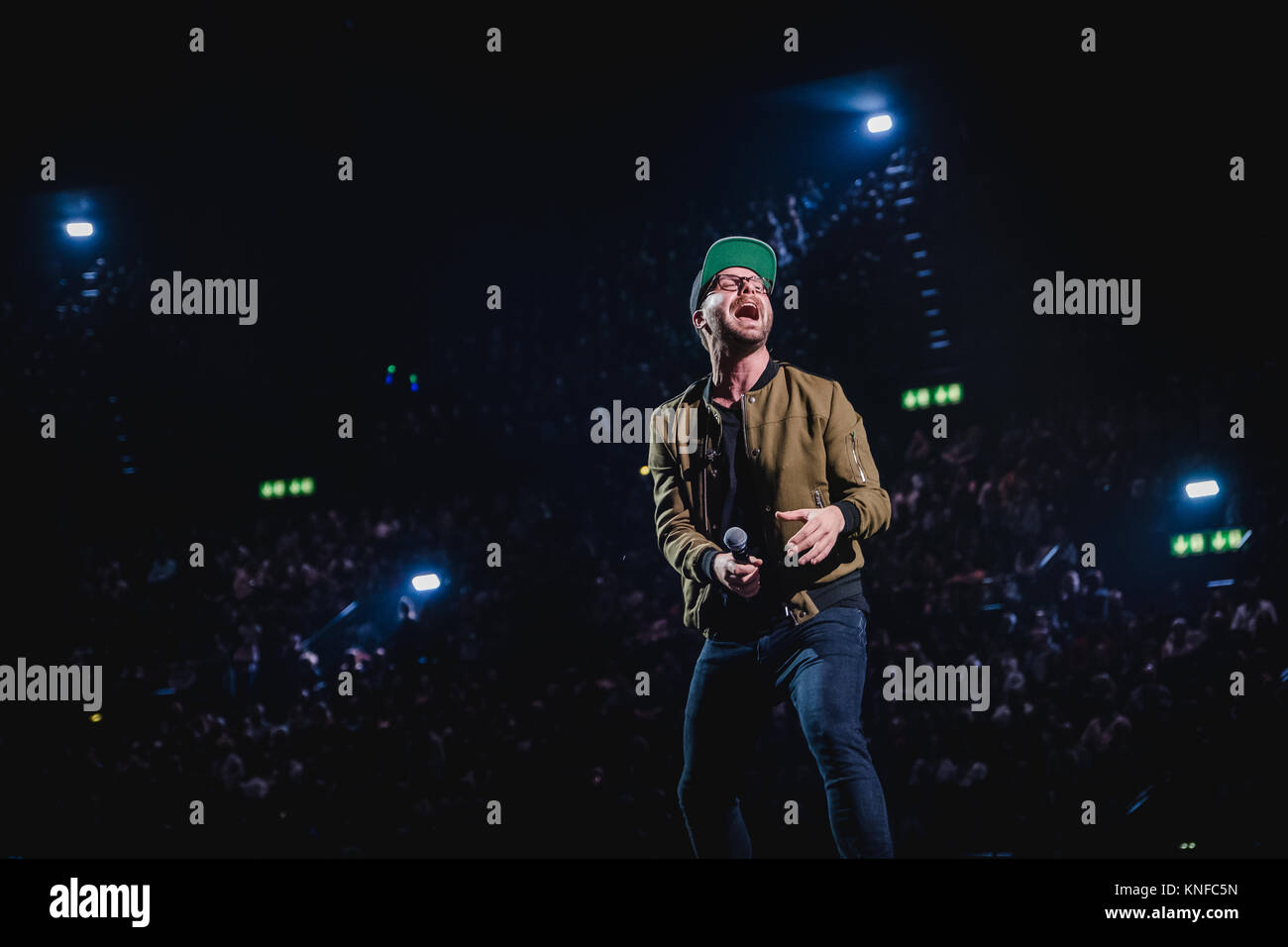 Schweiz, Zürich - 17. November 2017. Die Deutsch-polnische Sänger und Songwriter Mark Forster führt ein Live Konzert während der Energy Star-Nacht 2017 im Hallenstadion in Zürich. (Foto: Gonzales Foto - Tilman Jentzsch). Stockfoto