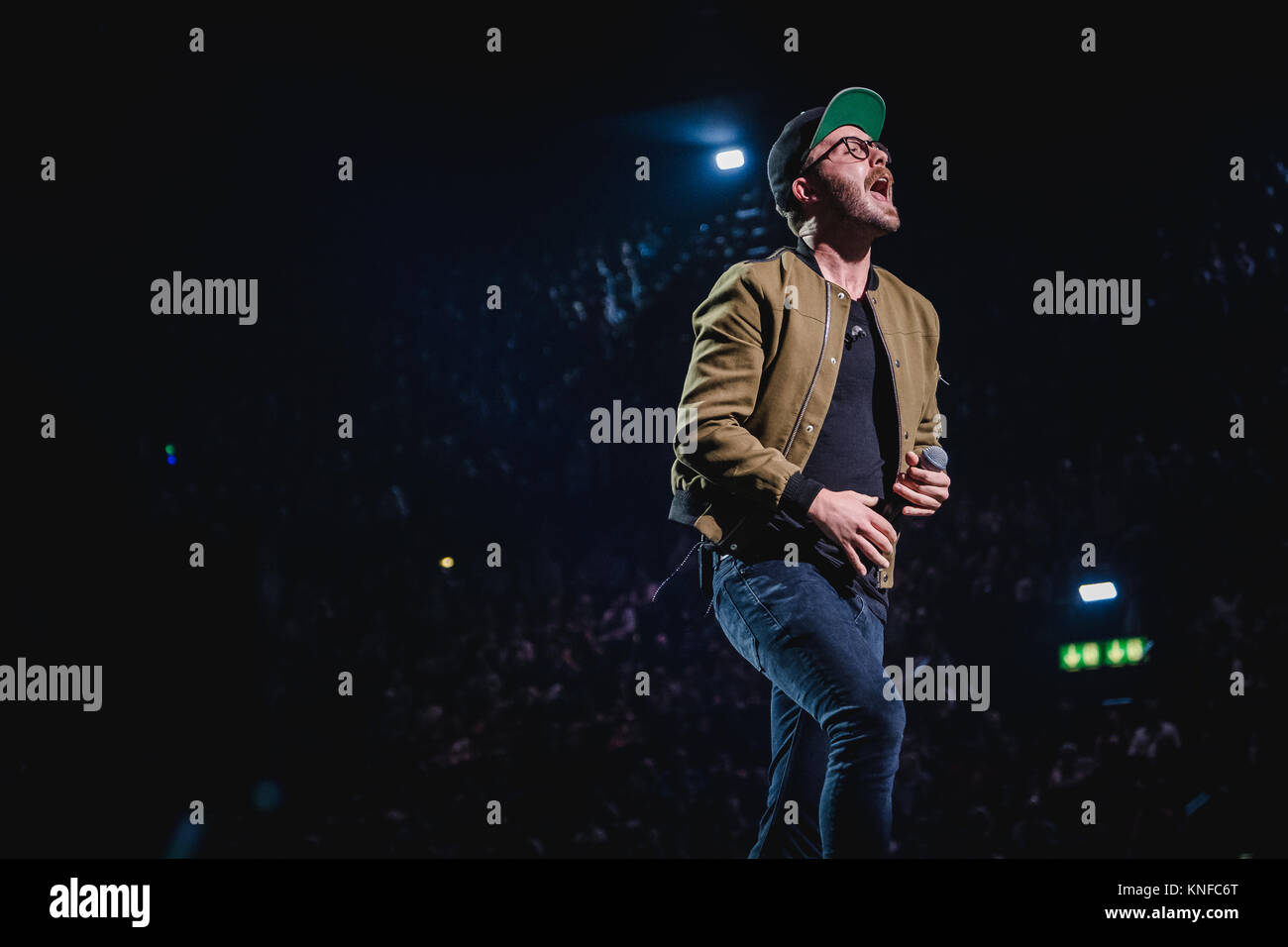Schweiz, Zürich - 17. November 2017. Die Deutsch-polnische Sänger und Songwriter Mark Forster führt ein Live Konzert während der Energy Star-Nacht 2017 im Hallenstadion in Zürich. (Foto: Gonzales Foto - Tilman Jentzsch). Stockfoto