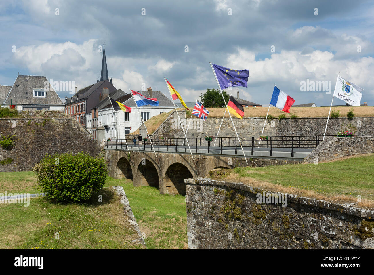 Frankreich, Ardennen (08), Parc naturel régional des Ardennes, Rocroi, le Pont de France // Frankreich, Ardennen, Charleville-mézières, Ardennen, die B Stockfoto