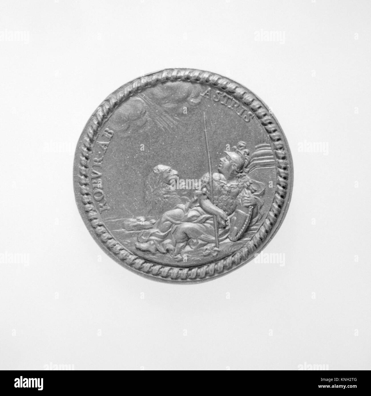 Dieses Porträt von Papst Clemens XI. Zeigt den Pontiff aus dem 18. Jahrhundert und betont päpstliche Kleidung, religiöse Autorität und historische Bedeutung. Stockfoto