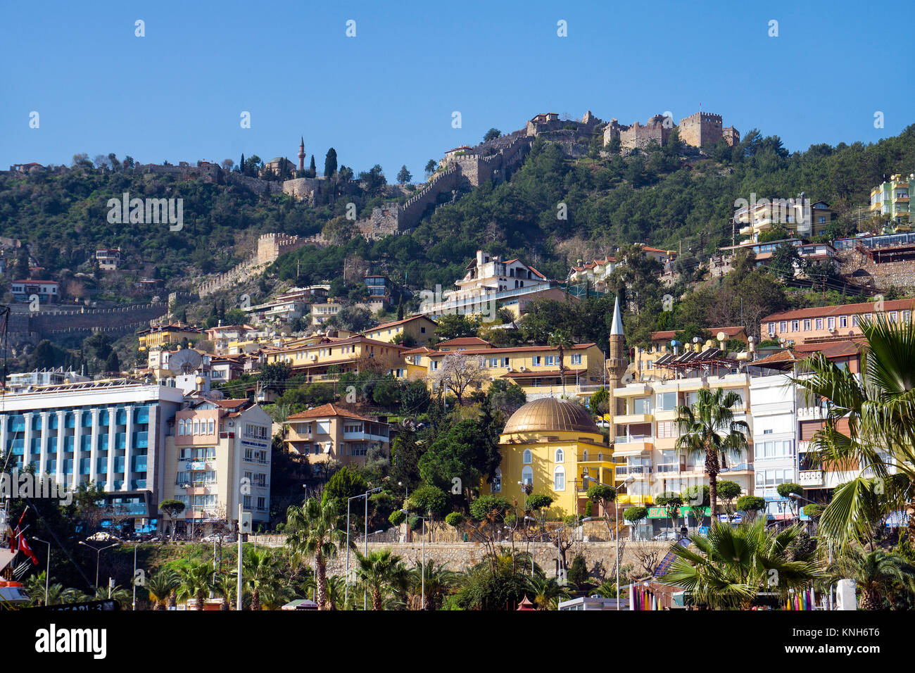 Blick auf den Schlossberg mit Zitadelle, Alanya, Türkische Riviera, Türkei Stockfoto