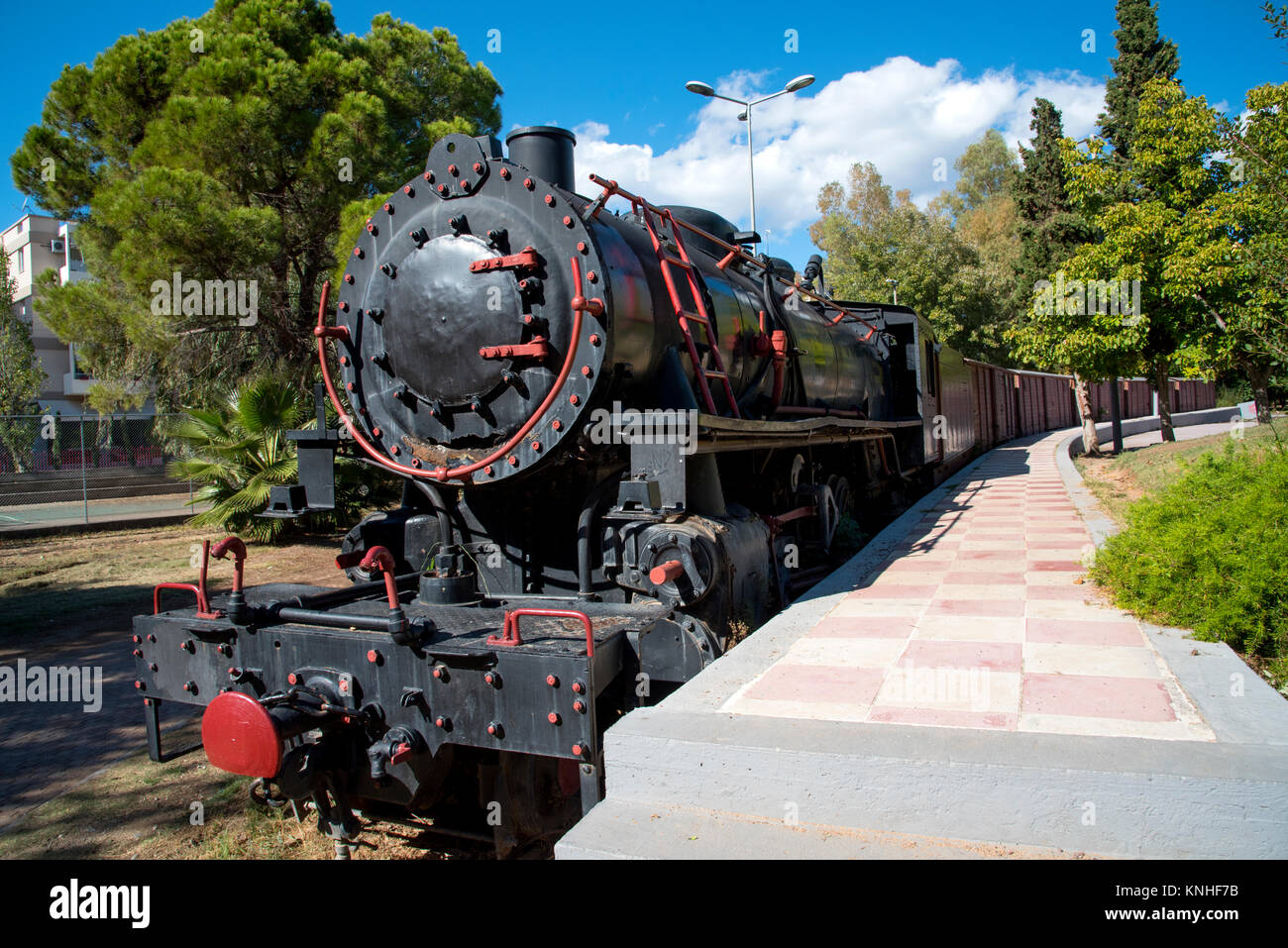 Züge in Kalamata Municipal Railway Park, Bahn Museum in Griechenland Stockfoto