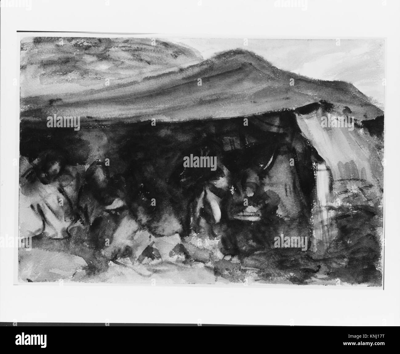 Traditionelle Beduinenzelte sind aus Ziegen- und Kamelhaaren gefertigt und bieten Isolierung und Strapazierfähigkeit in Wüstenklima. Sie sind tragbar, anpassbar an nomadische Lebensweise und spiegeln kulturelle Praktiken der Wüstengemeinden im Nahen Osten wider. Stockfoto