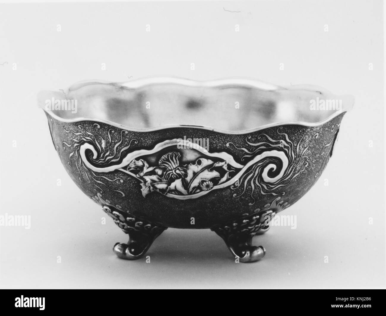 Bowl, Maker: Wittling Manufacturing Company (American, Attleboro, Massachusetts, 1866–1926), ca. 1900, amerikanisch, hergestellt in New York, New York, USA, Medium: Silber mit vergoldetem Innenraum Stockfoto