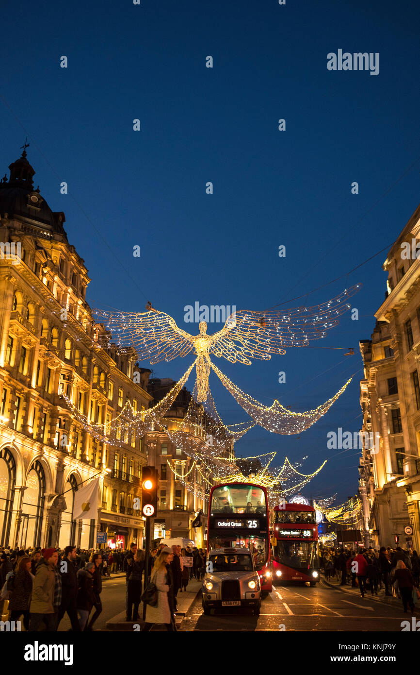 Weihnachten Engel über Regents Street Stockfoto