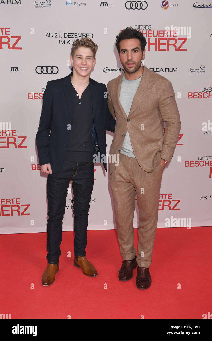 Munchen Deutschland 11 Dez 2017 Schauspieler Elyas M Barek R Und Philip Noah Schwarz Anreise Zum Wold Premiere Von Dieses Bescheuerte Herz Dieses Dumme Herz In Der Mathaser Filmpalast Theater In Munchen Deutschland