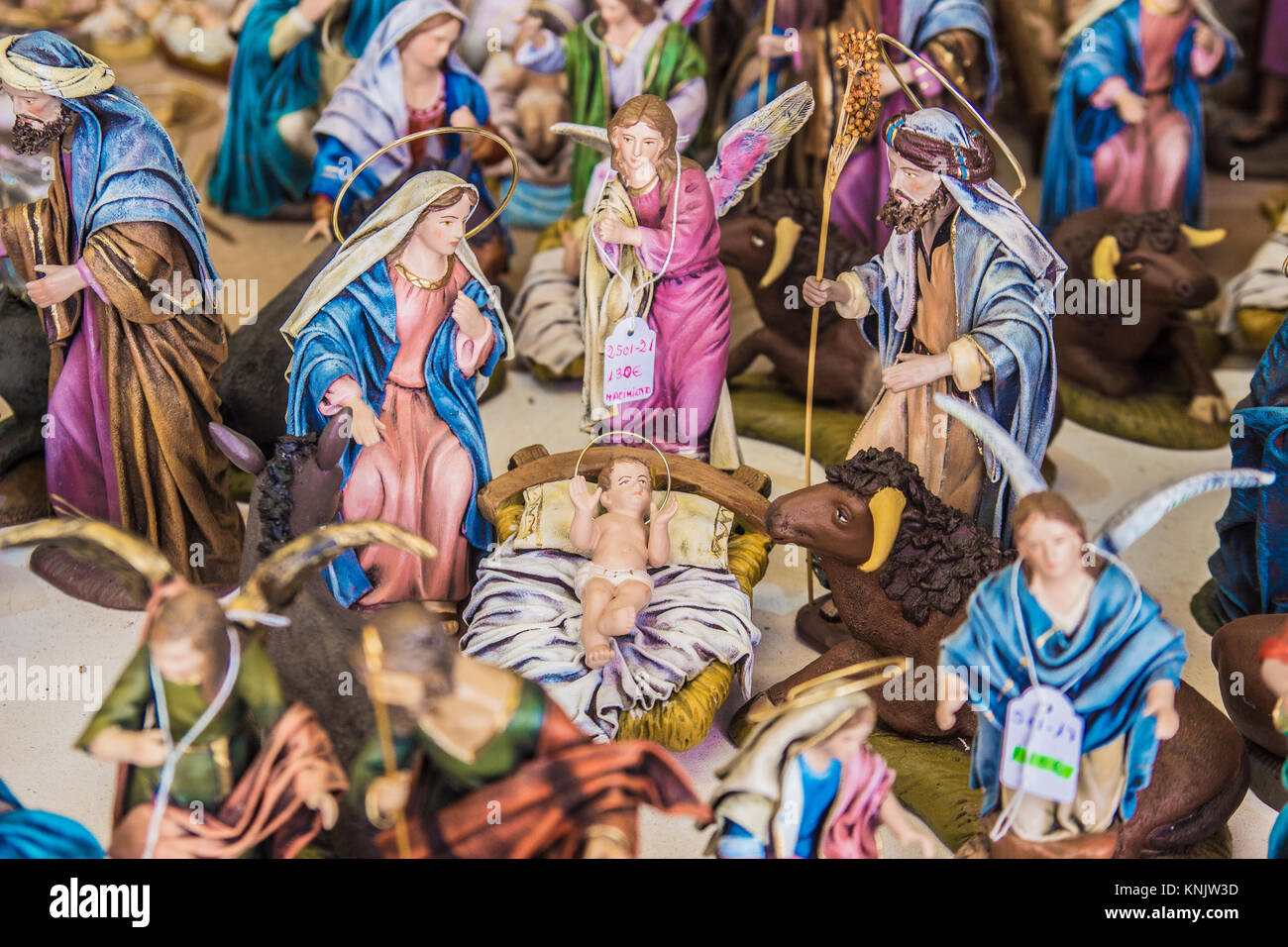 Madrid, Spanien. 12 Dez, 2017. Weihnachtsmarkt im Zentrum von Madrid, Spanien mit dem typischen "belenes der Credit Spanische Weihnachten': Alberto Sibaja Ramírez/Alamy leben Nachrichten Stockfoto