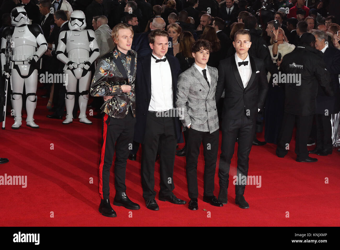 London, Großbritannien. 12 Dez, 2017. Die Vamps, Star Wars: Der letzte Jedi - Europäische Premiere, die Royal Albert Hall, London, Großbritannien. 12 Dez, 2017. Foto von Richard Goldschmidt Credit: Rich Gold/Alamy leben Nachrichten Stockfoto