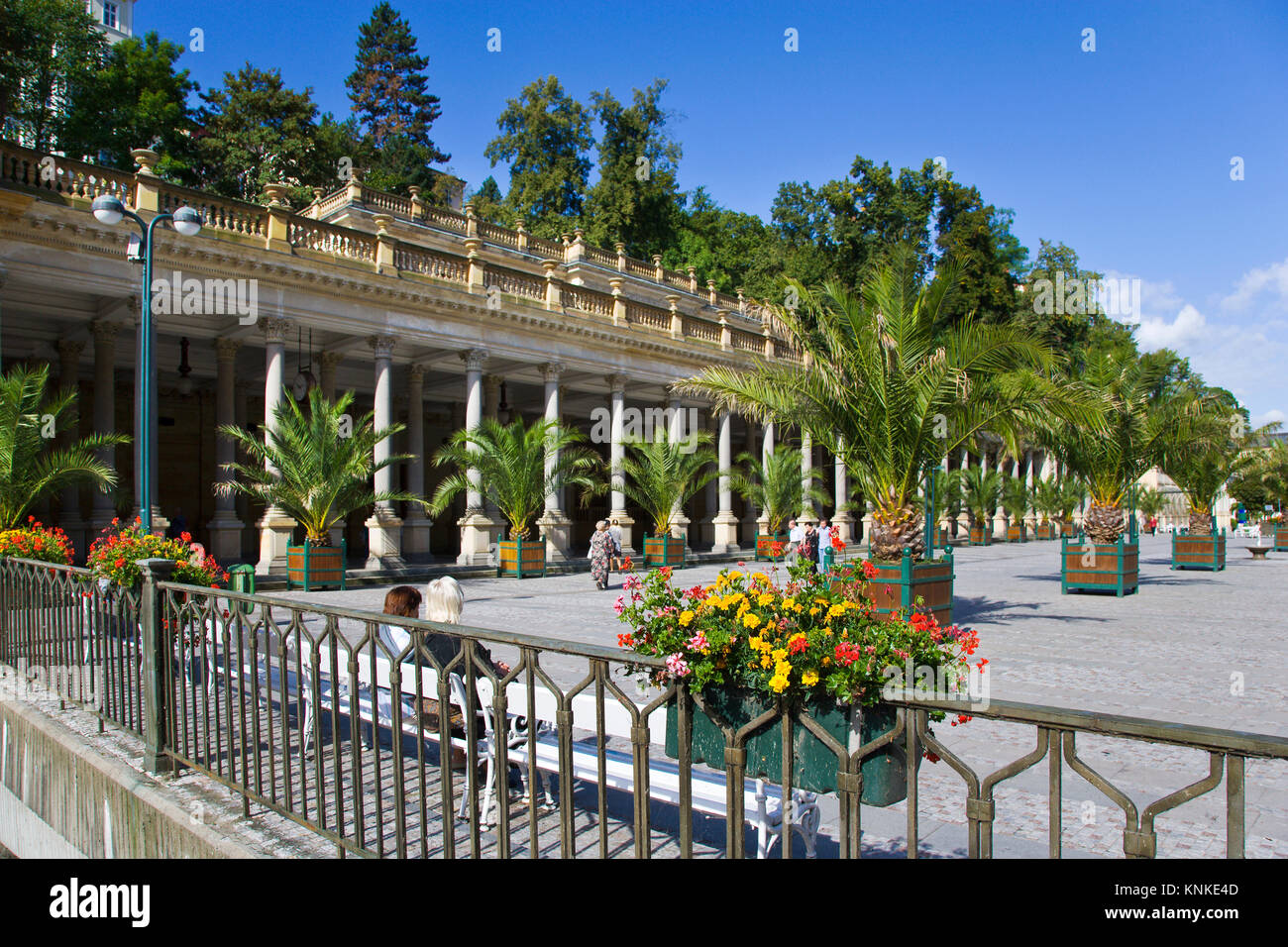Mühlenkolonnade (Mlynska kolonada) (Josef Zítek, 1871-1881, der neue Stil der Renaissance Gebäude, 124 Spalten), Karlovy Vary, Tschechische Republik Stockfoto