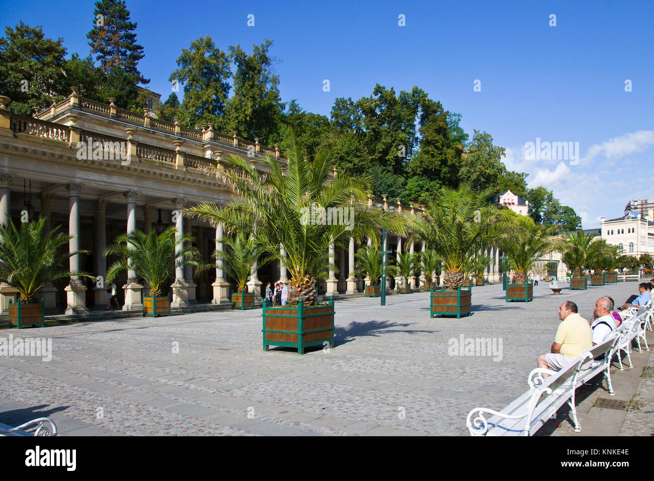 Mühlenkolonnade (Mlynska kolonada) (Josef Zítek, 1871-1881, der neue Stil der Renaissance Gebäude, 124 Spalten), Karlovy Vary, Tschechische Republik Stockfoto