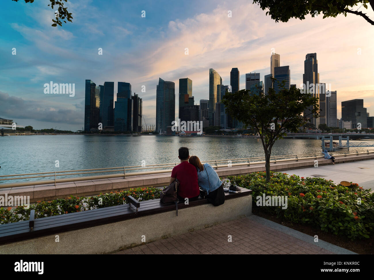 Liebhaber und Singapur Wolkenkratzer Stockfoto
