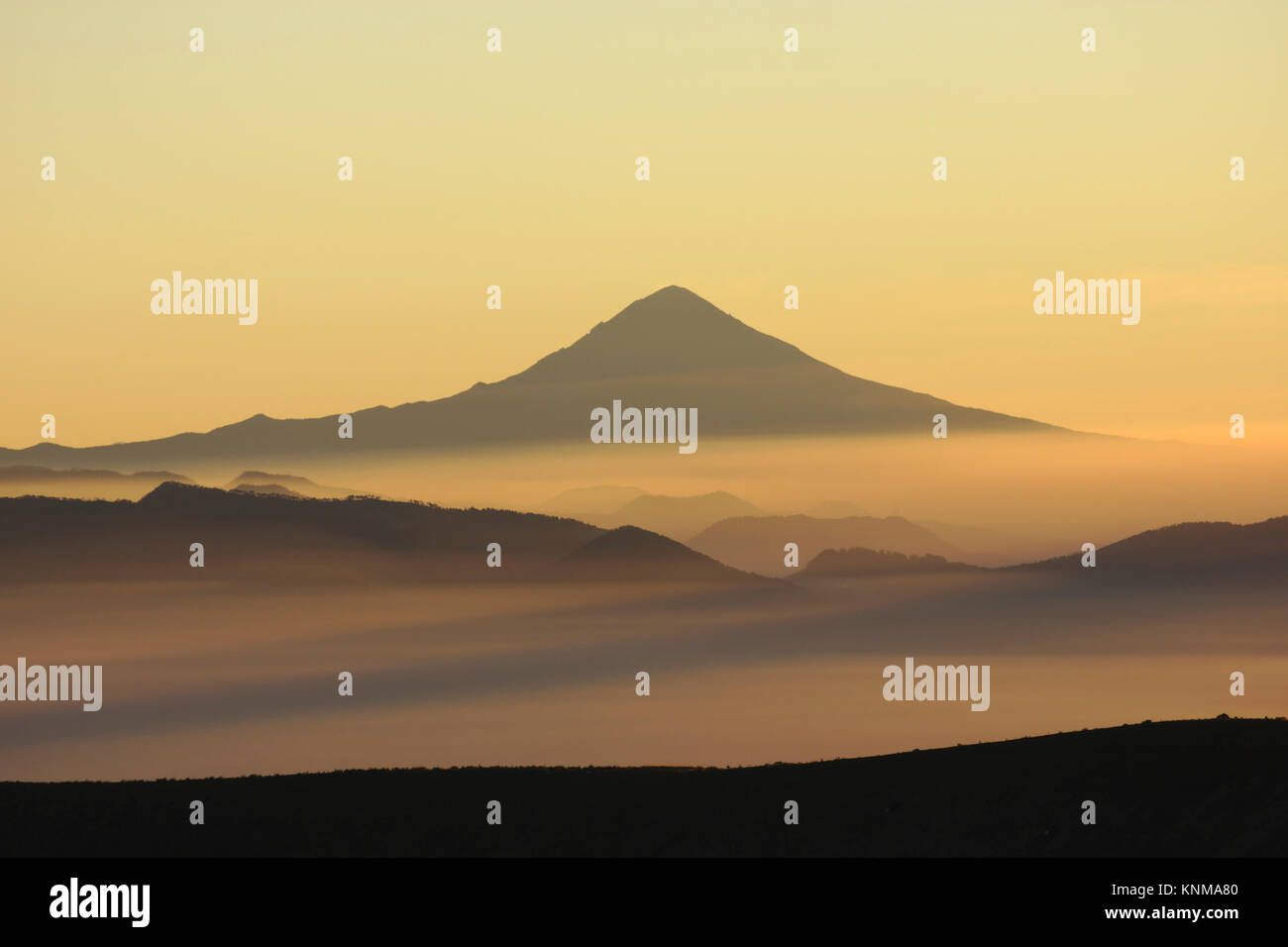 Popocatépetl, morgendlicher Blick vom Nevado de Toluca, Mexiko Stockfoto