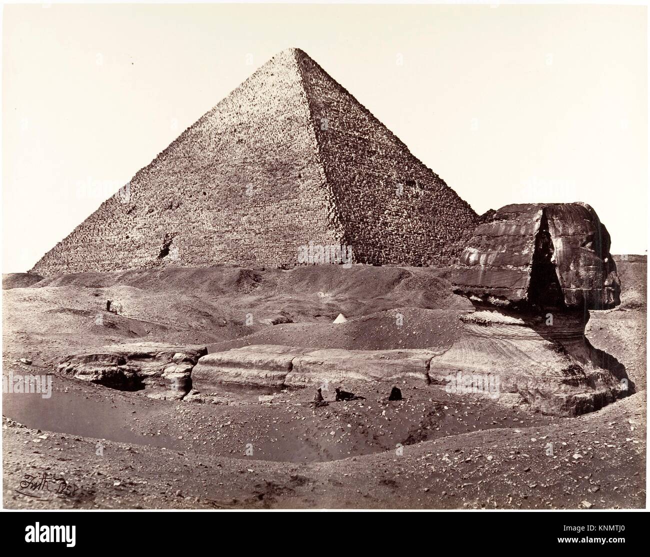 Die große Pyramide und die Große Sphinx. Artist: Francis Frith (British, Chesterfield, Derbyshire 1822-1898 Cannes, Frankreich); Datum: 1858; Mittel: Stockfoto