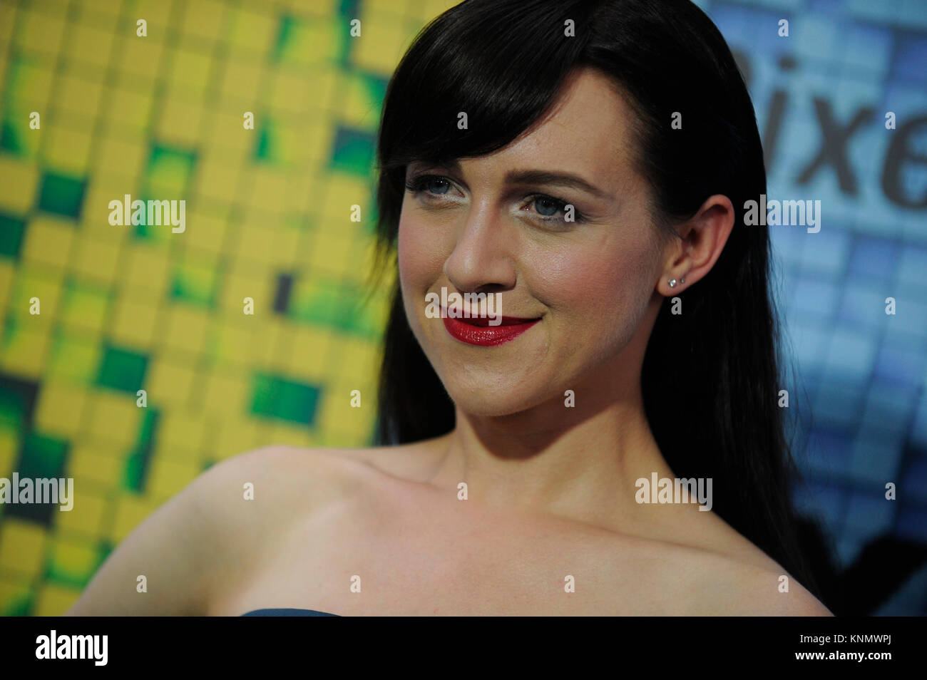 NEW YORK, NY - 18. Juli: Schauspieler Ashley Benson, Josh Gad, Peter Dinklage, Michelle Monaghan, Adam Sandler und Kevin James an der 'Pixel' New York Premiere im Regal E-Walk am 18. Juli 2015 in New York City. Personen: Lena Hall Stockfoto