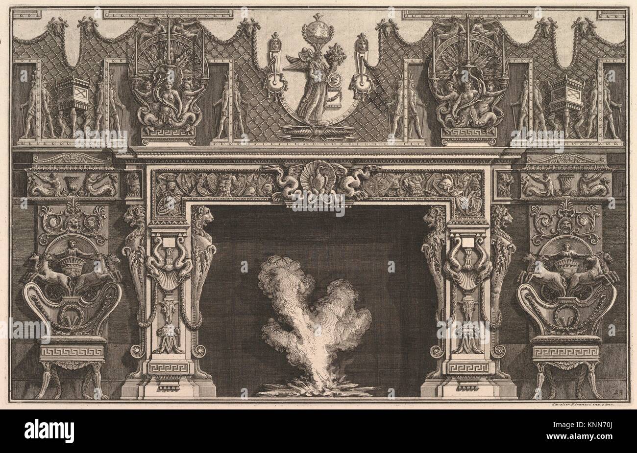 In der Schale Vogel in der Mitte des Türsturzes, mit einem Fries von Trophäen, die von einem overmantel mit kandelaber überwunden und durch Stühle flankiert. (Ch. décorée Stockfoto