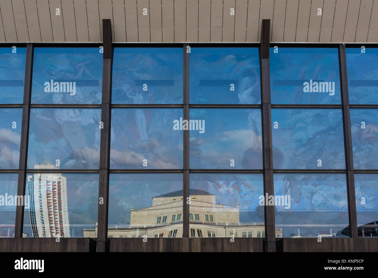 Leipzig Augustusplatz Reflexion Nacht Panorama Tower Windows Nachmittag Deutschland Reisen Tourismus Zentrum Stockfoto