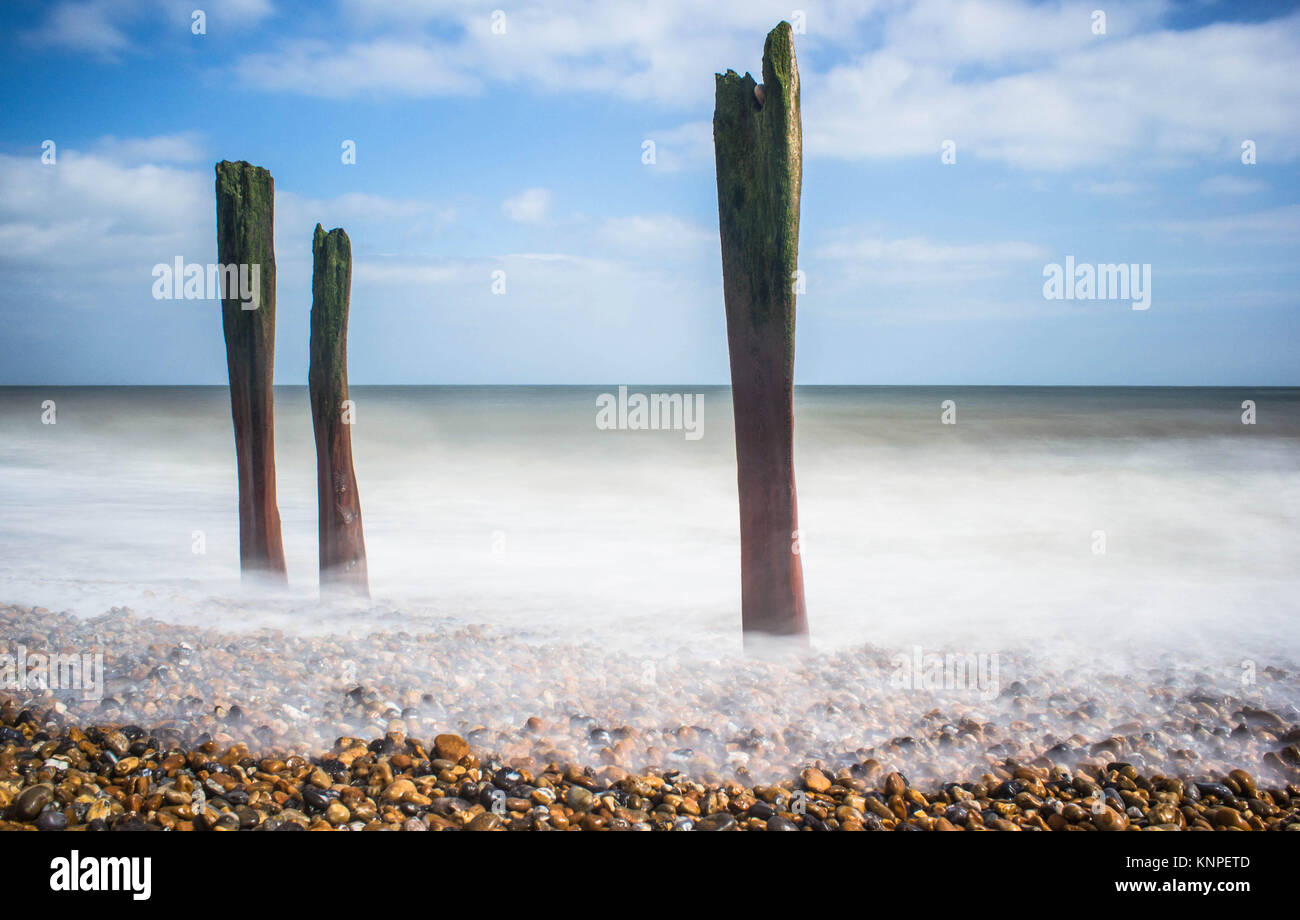 Vereinfachende lange Exposition in Winchelsea Beach, East Sussex. Stockfoto