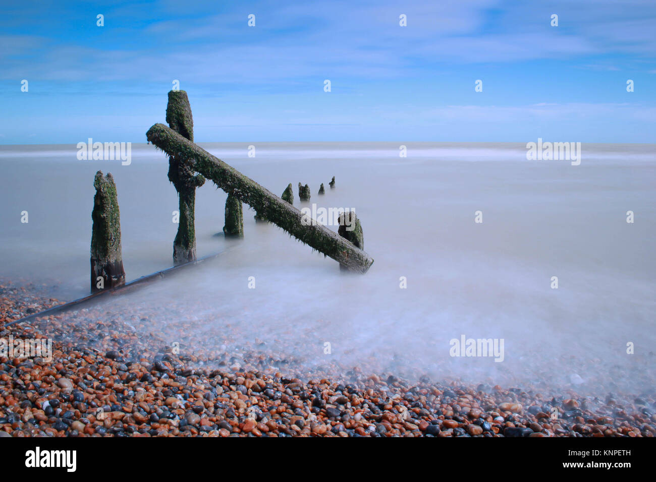 Beruhigend lange Exposition in Winchelsea Beach. Stockfoto