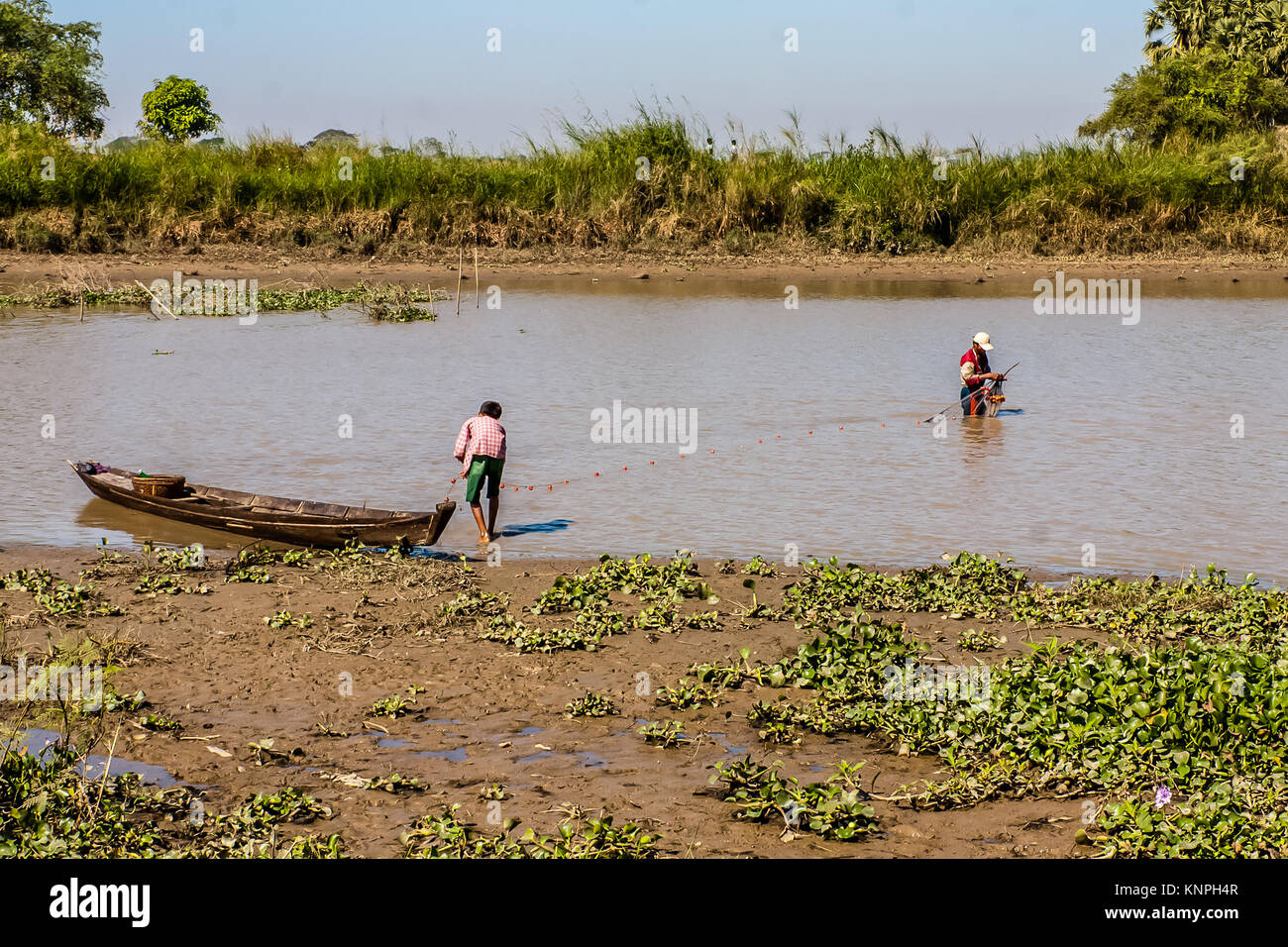 Fischer im teich Fotos und Bildmaterial in hoher Auflösung Alamy