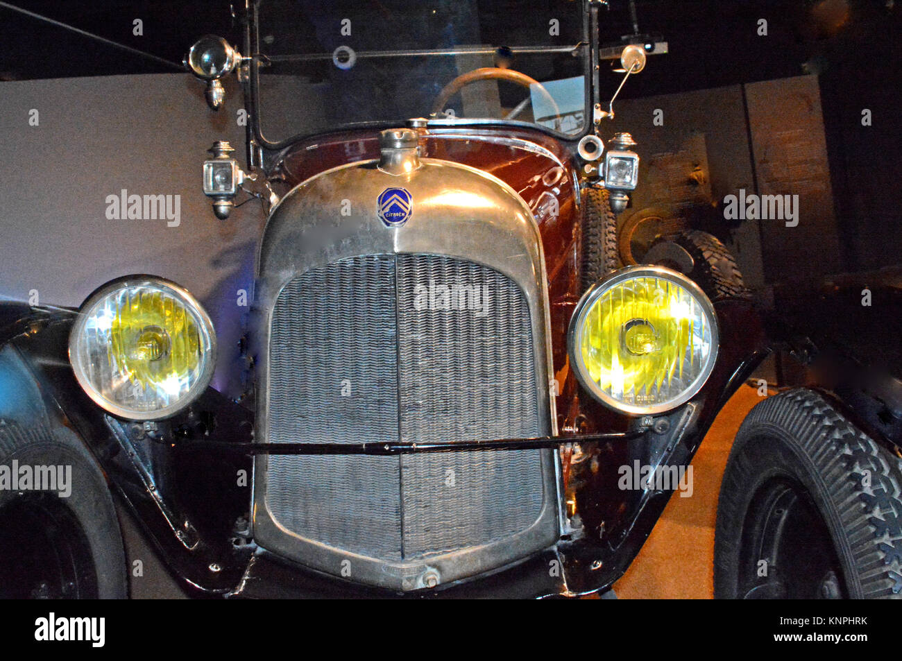 Alte Citroen Typ A 1919, L'Aventure Michelin Museum, Clermont-Ferrand, Puy-de-Dome, Auvergne, Frankreich Stockfoto