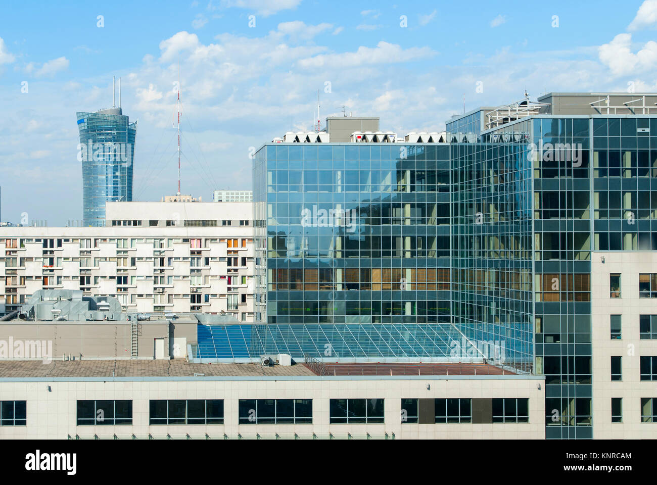Warschau, Polen. 19. August 2017. Moderne Bürogebäude. Ein modernes Wahrzeichen und ein starkes Symbol für Warschau s Energie. Stockfoto