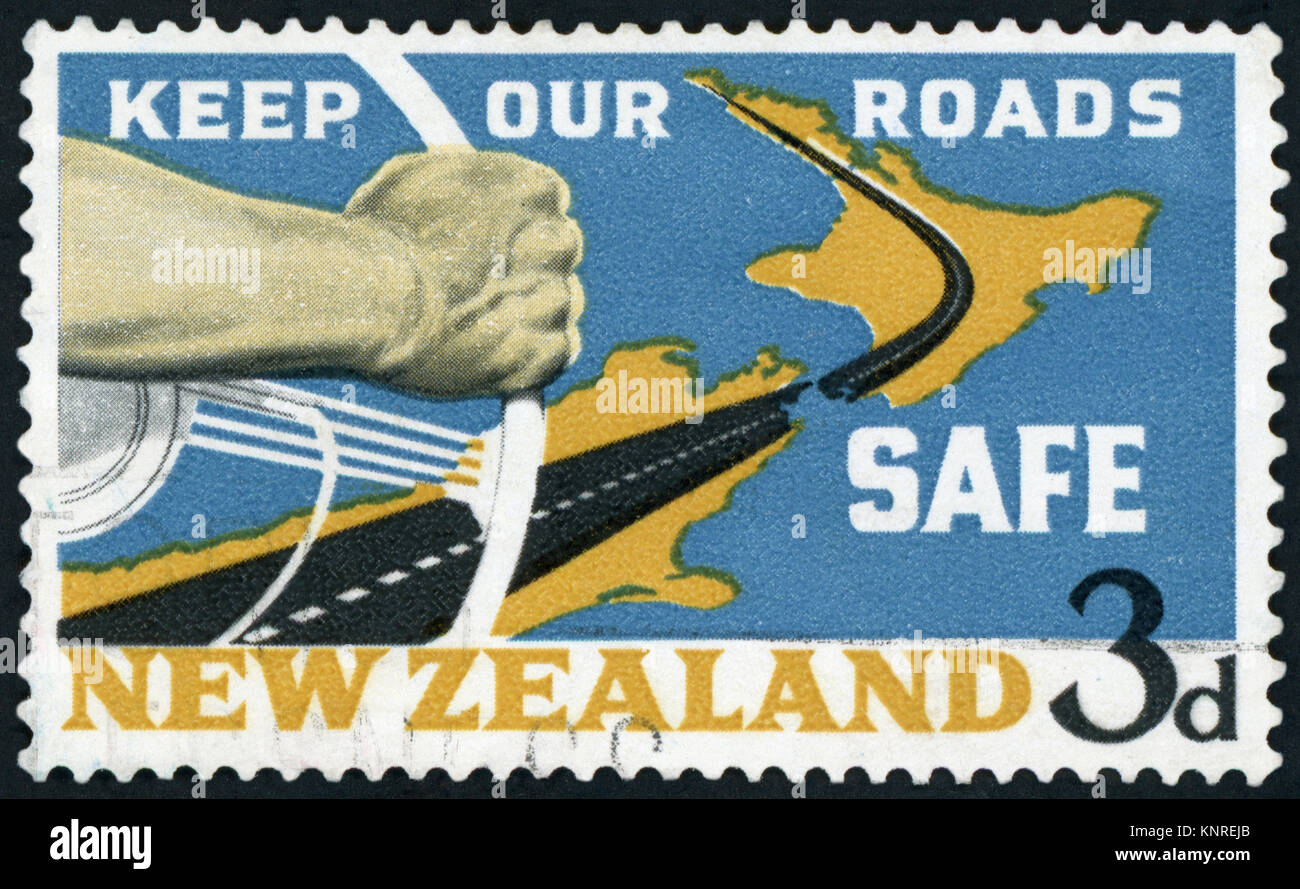 Neuseeland - ca. 1964: einen Stempel in Neuseeland gedruckt, zeigt unsere Straßen sicherer, ca. 1964 Halten Stockfoto