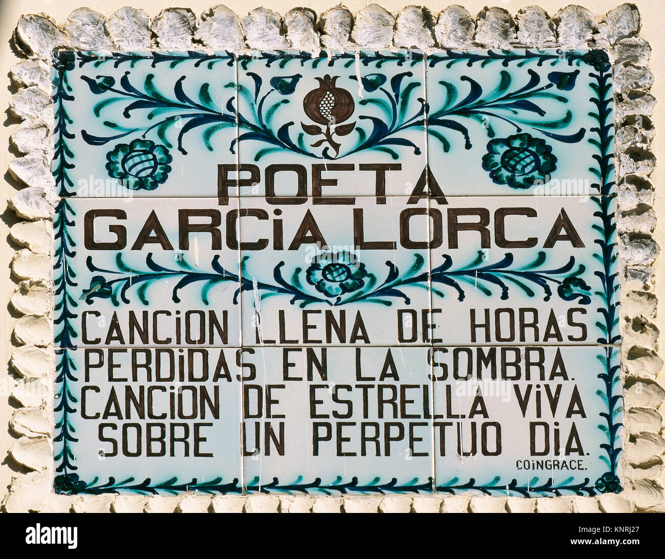 Federico Garcia Lorca (1898-1936). Spanischer Dichter. Gedenktafel neben dem Haus des Schriftstellers - Museum. Fuente Vaqueros. Spanien. Stockfoto