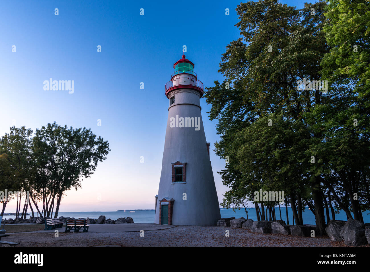 Marblehead Leuchtturm nur nach Einbruch der Dunkelheit leuchtend helle Stockfoto